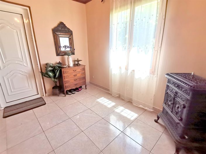 Image No.10-5 Bed House for sale