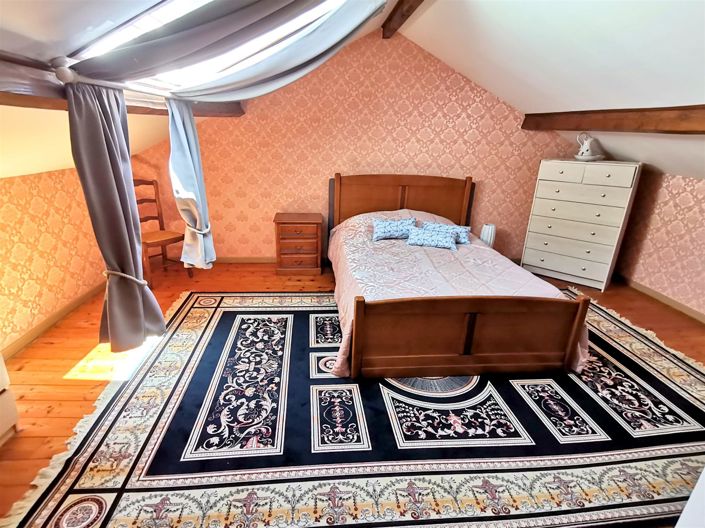 Image No.42-5 Bed House for sale