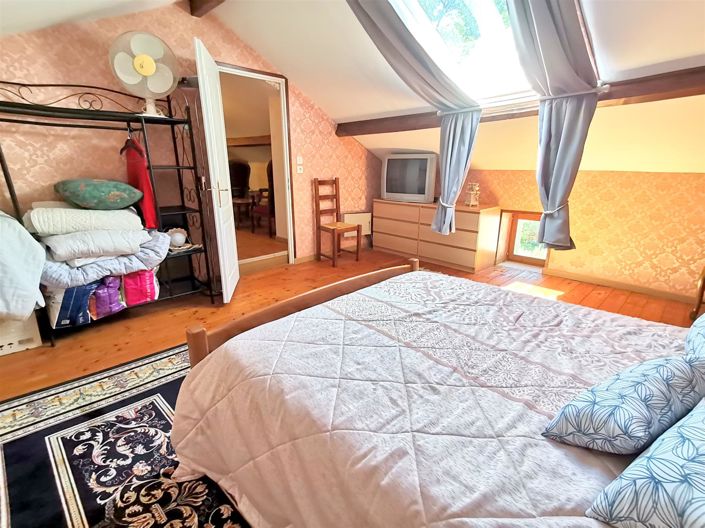 Image No.44-5 Bed House for sale