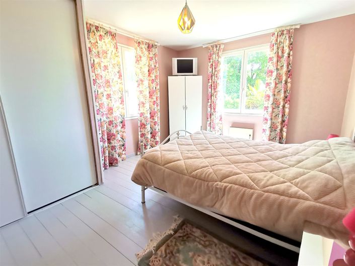 Image No.47-5 Bed House for sale