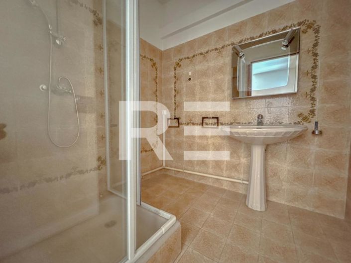 Image No.10-3 Bed Apartment for sale