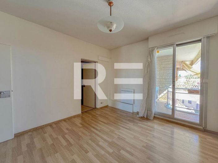 Image No.11-3 Bed Apartment for sale