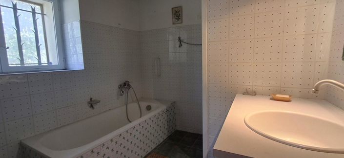 Image No.15-4 Bed House for sale