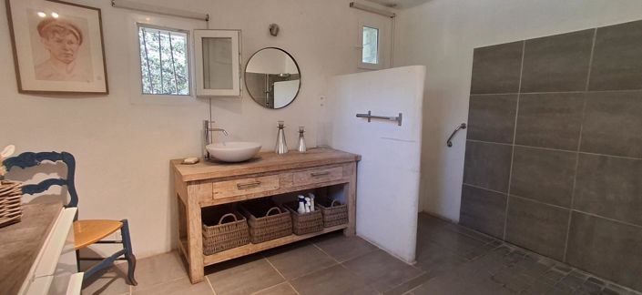 Image No.6-4 Bed House for sale