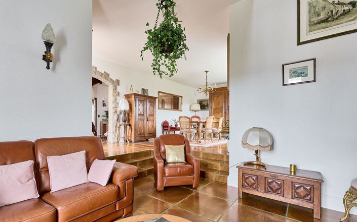 Image No.14-4 Bed House for sale