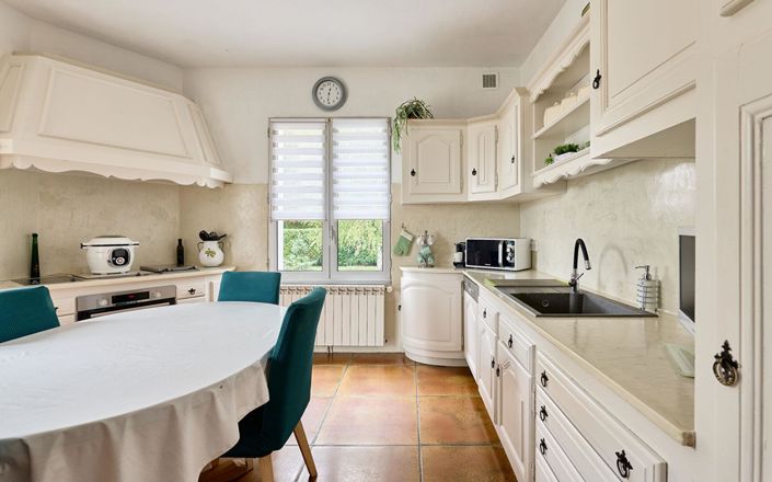 Image No.15-4 Bed House for sale