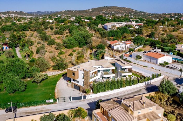 Image No.10-4 Bed House for sale