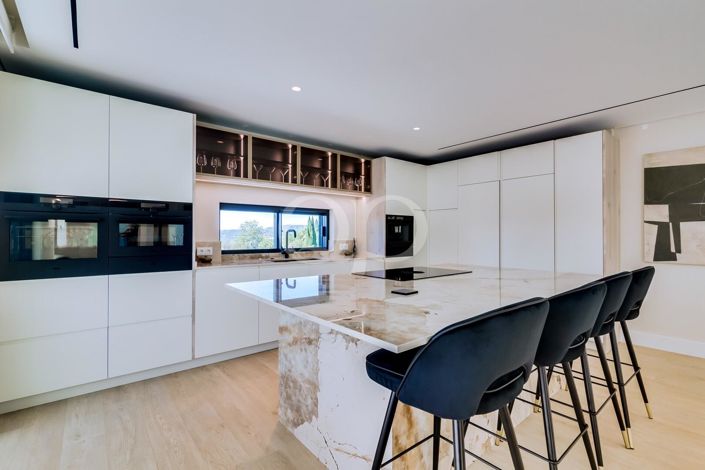 Image No.11-4 Bed House for sale