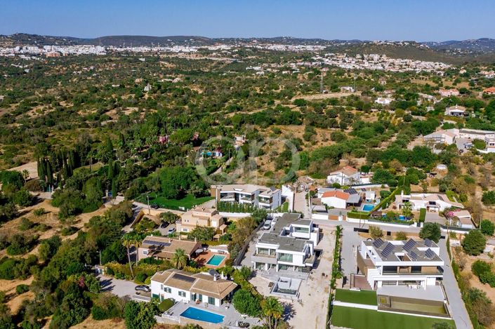 Image No.12-4 Bed House for sale