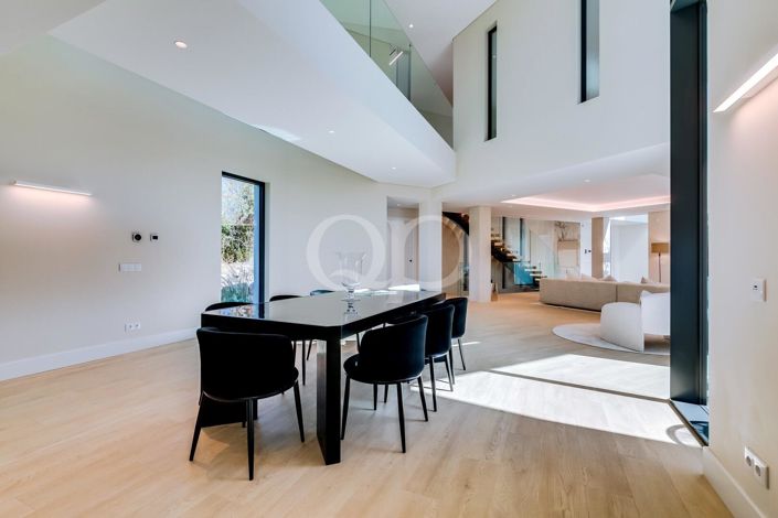 Image No.18-4 Bed House for sale