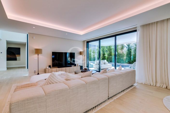 Image No.21-4 Bed House for sale