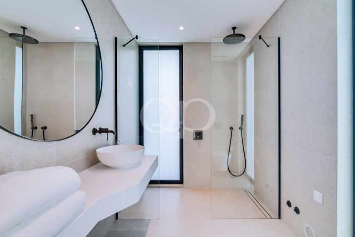 Image No.23-4 Bed House for sale