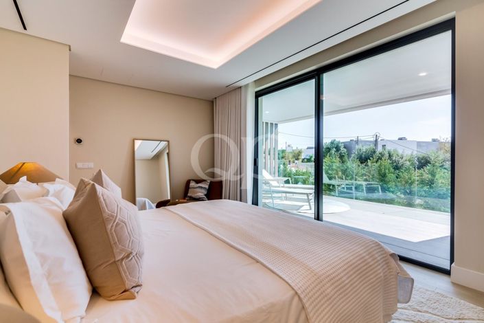 Image No.30-4 Bed House for sale