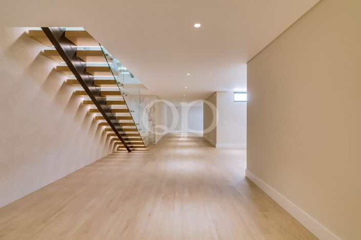 Image No.45-4 Bed House for sale