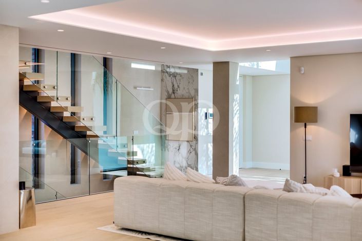 Image No.51-4 Bed House for sale