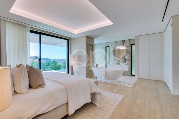 Image No.8-4 Bed House for sale