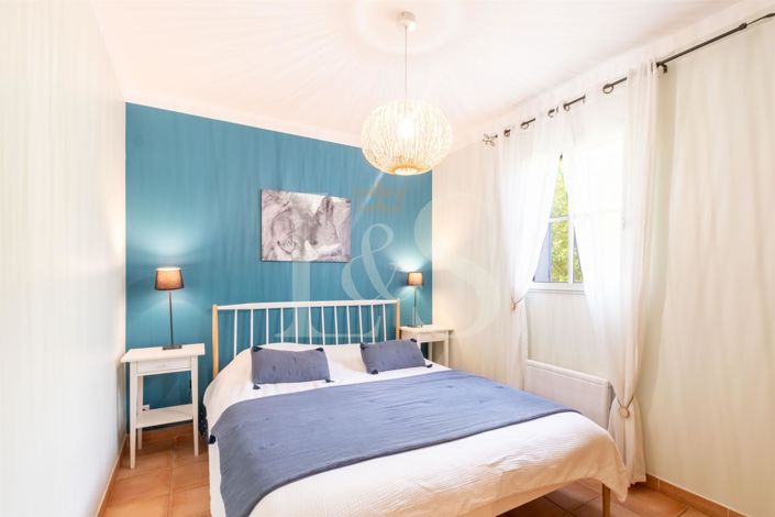 Image No.16-8 Bed House for sale