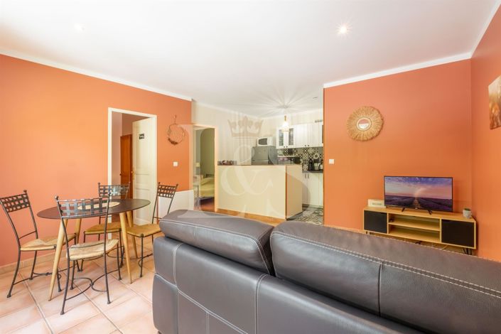 Image No.19-8 Bed House for sale