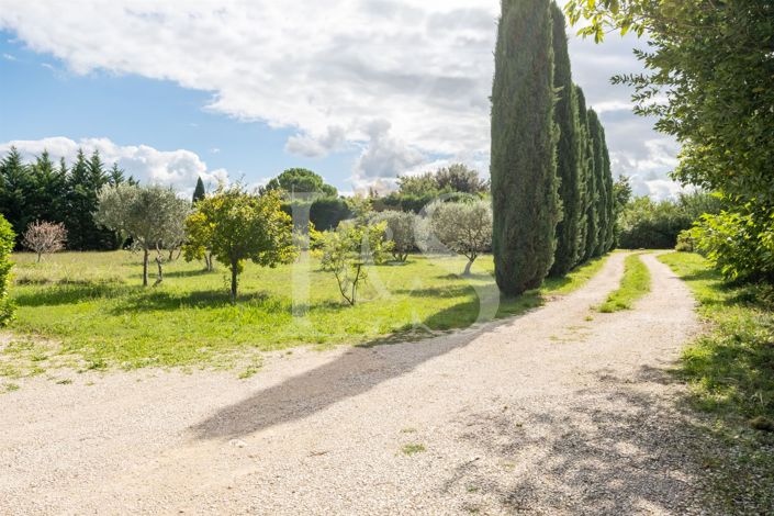 Image No.6-8 Bed House for sale