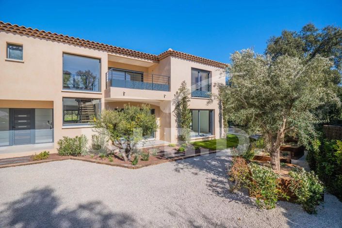 Image No.3-4 Bed House for sale