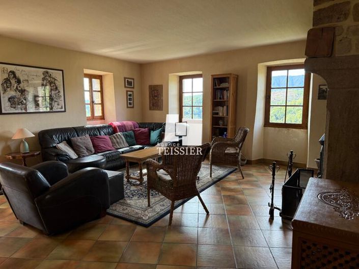 Image No.5-7 Bed House for sale