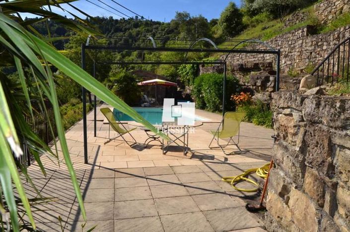 Image No.7-7 Bed House for sale