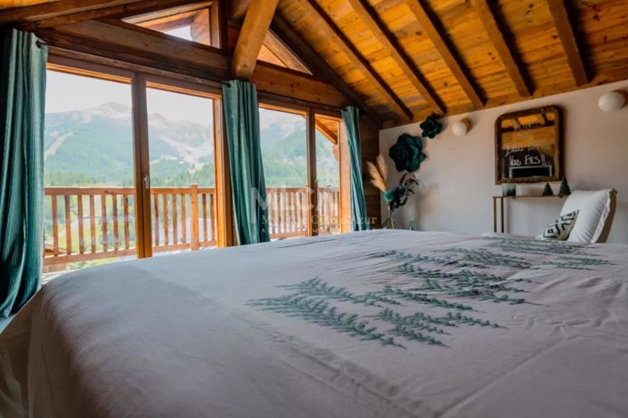 Image No.19-5 Bed House for sale