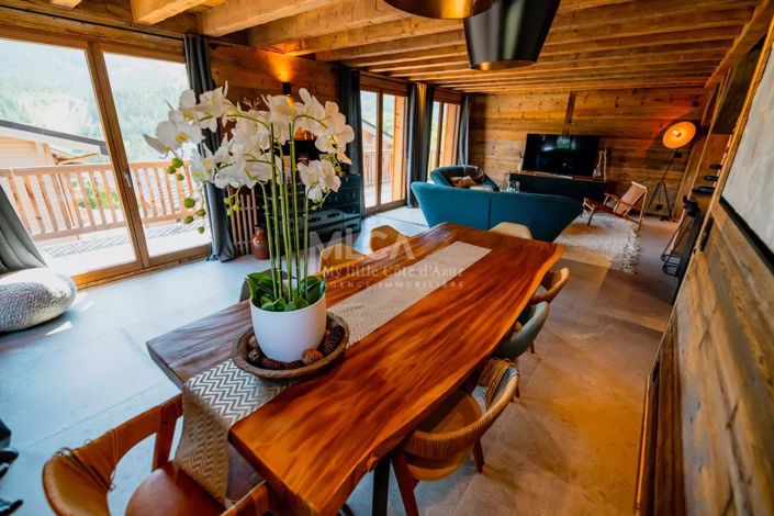 Image No.2-5 Bed House for sale