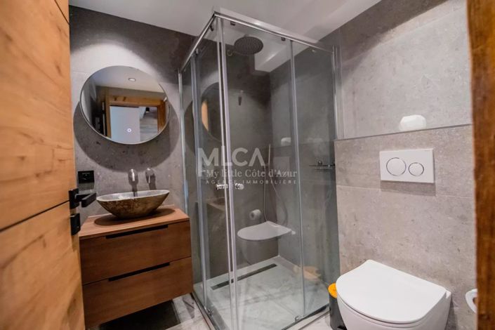 Image No.20-5 Bed House for sale