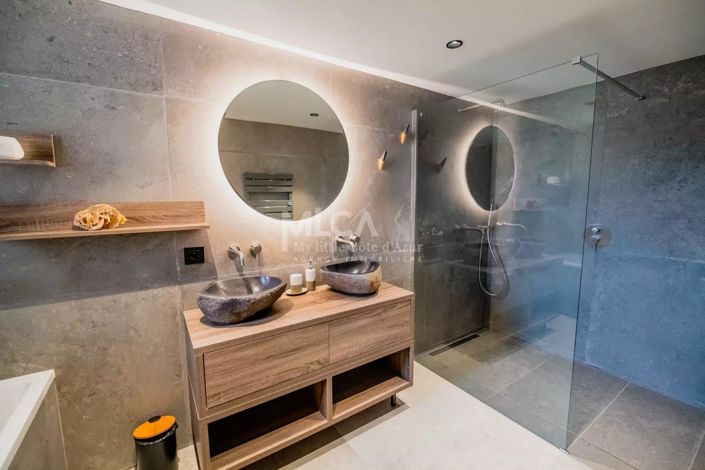 Image No.31-5 Bed House for sale