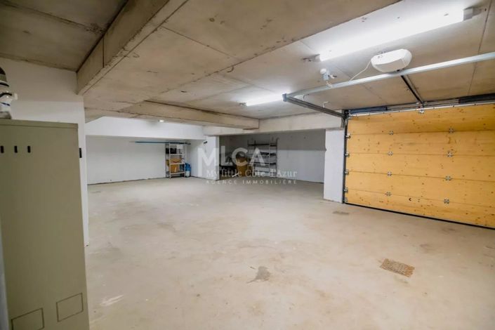 Image No.38-5 Bed House for sale