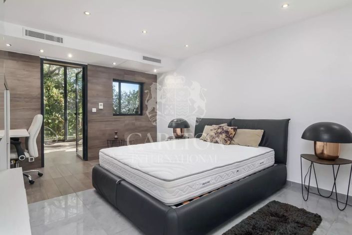 Image No.17-4 Bed House for sale