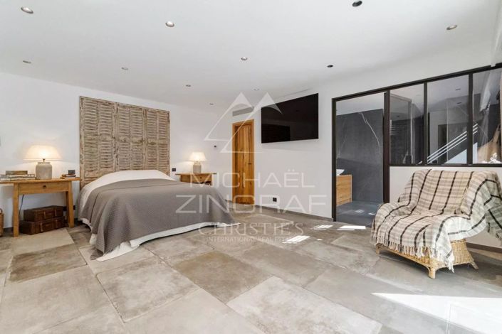 Image No.6-4 Bed House for sale