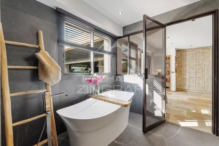 Image No.7-4 Bed House for sale