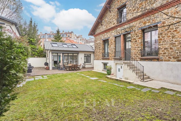 Image No.11-5 Bed House for sale