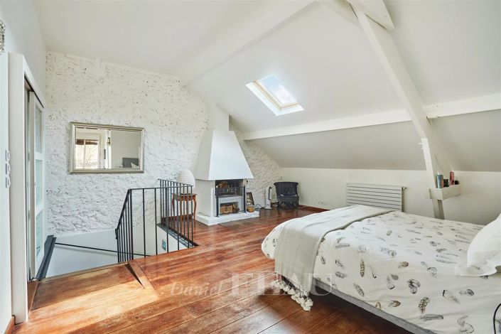 Image No.12-5 Bed House for sale