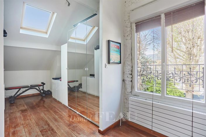 Image No.13-5 Bed House for sale