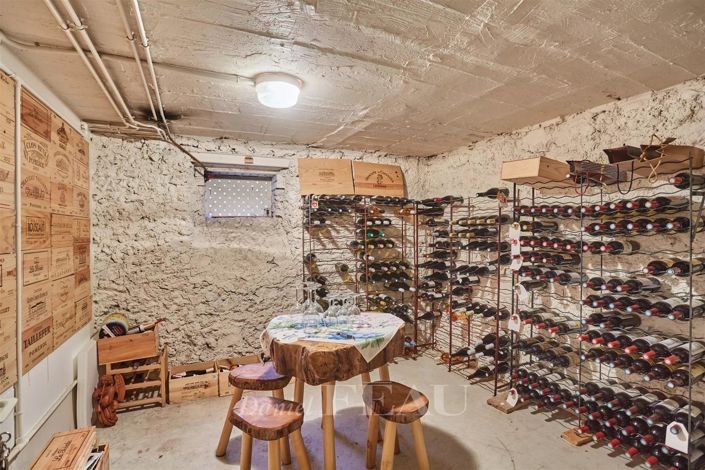 Image No.16-5 Bed House for sale