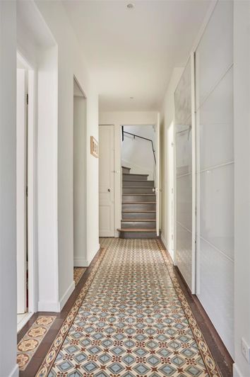 Image No.17-5 Bed House for sale