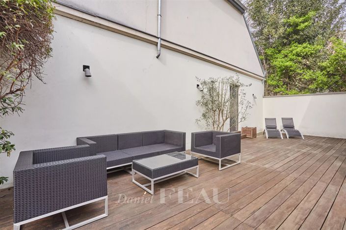 Image No.24-5 Bed House for sale