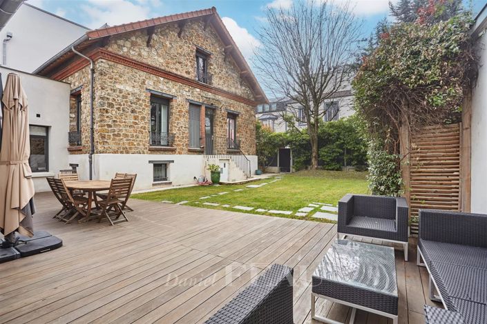 Image No.26-5 Bed House for sale