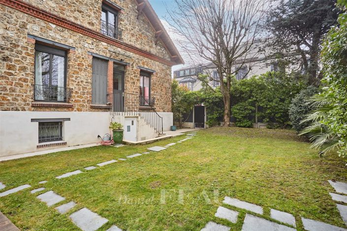 Image No.27-5 Bed House for sale