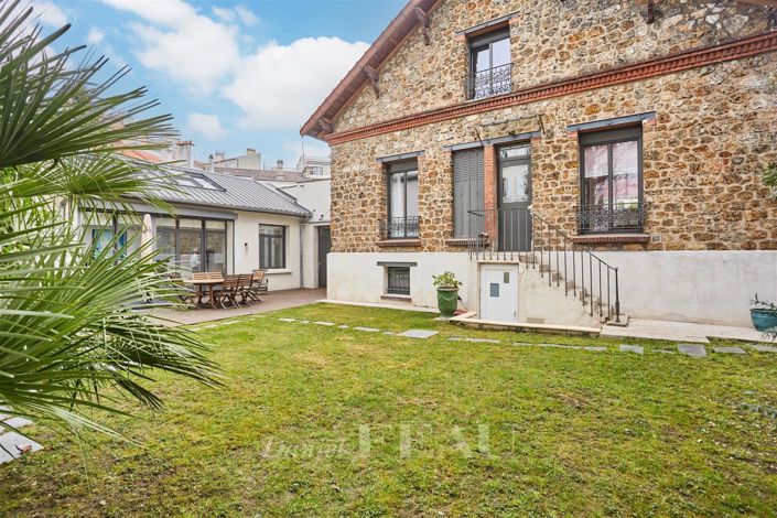 Image No.28-5 Bed House for sale