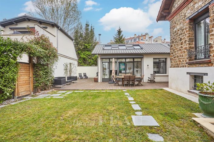 Image No.30-5 Bed House for sale