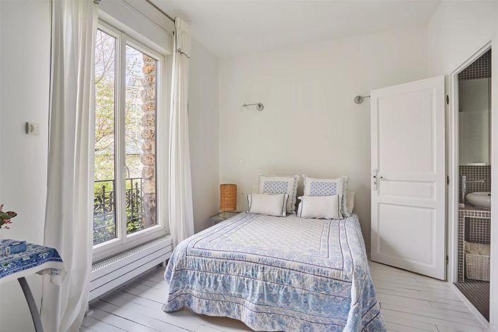 Image No.6-5 Bed House for sale