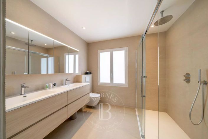 Image No.11-3 Bed Apartment for sale