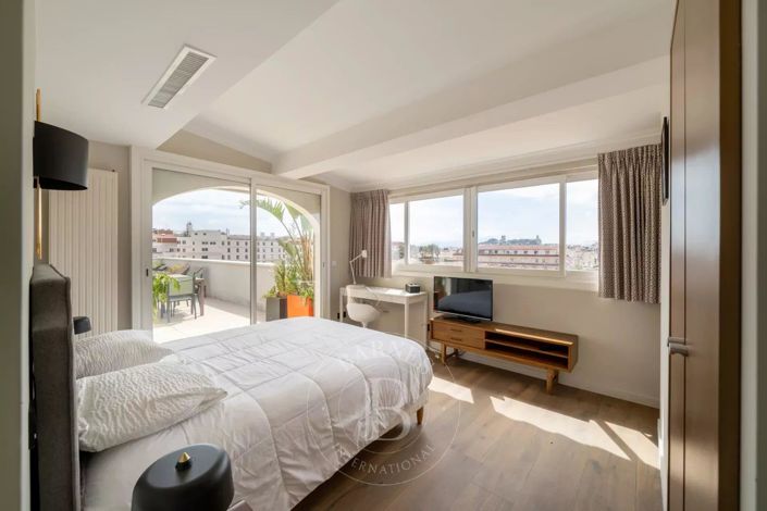 Image No.12-3 Bed Apartment for sale