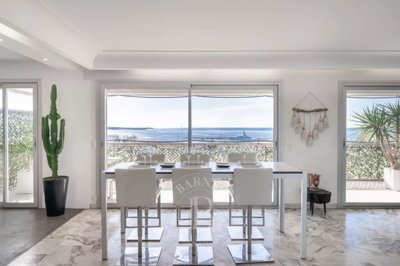 3 Bed Apartment for sale