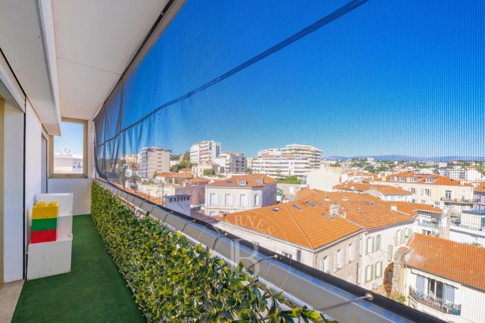 Image No.15-3 Bed Apartment for sale