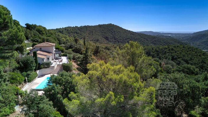 Image No.1-4 Bed House for sale